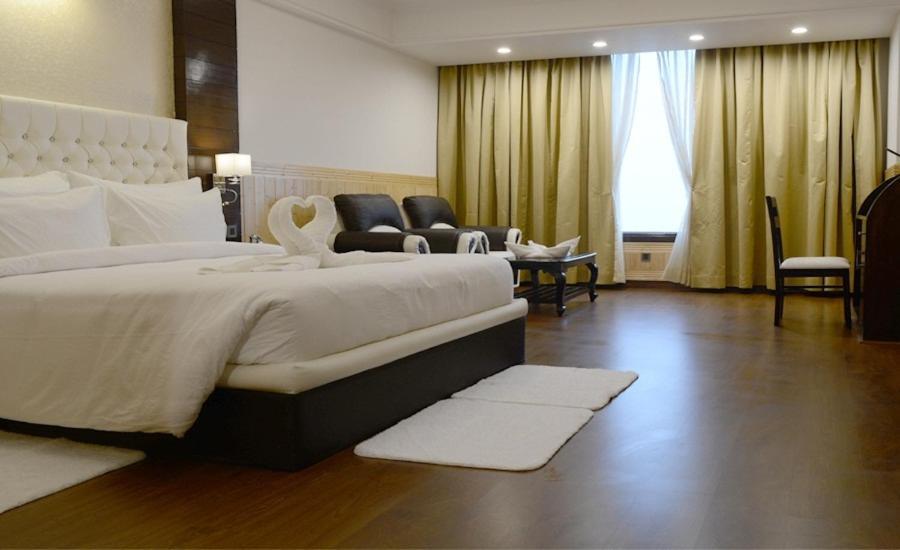 Hotel Dhroov Shimla Buitenkant foto