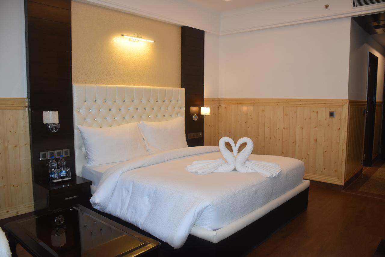 Hotel Dhroov Shimla Buitenkant foto