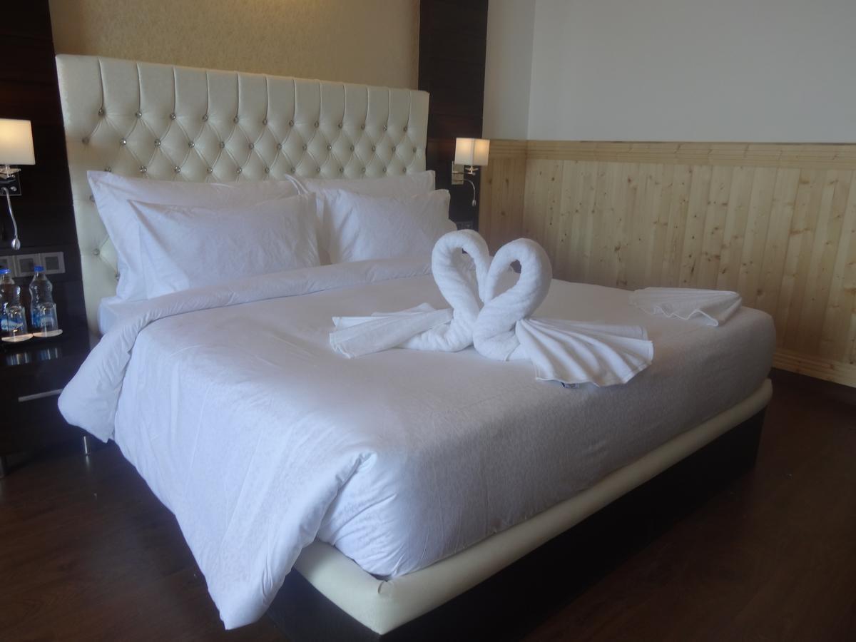 Hotel Dhroov Shimla Buitenkant foto