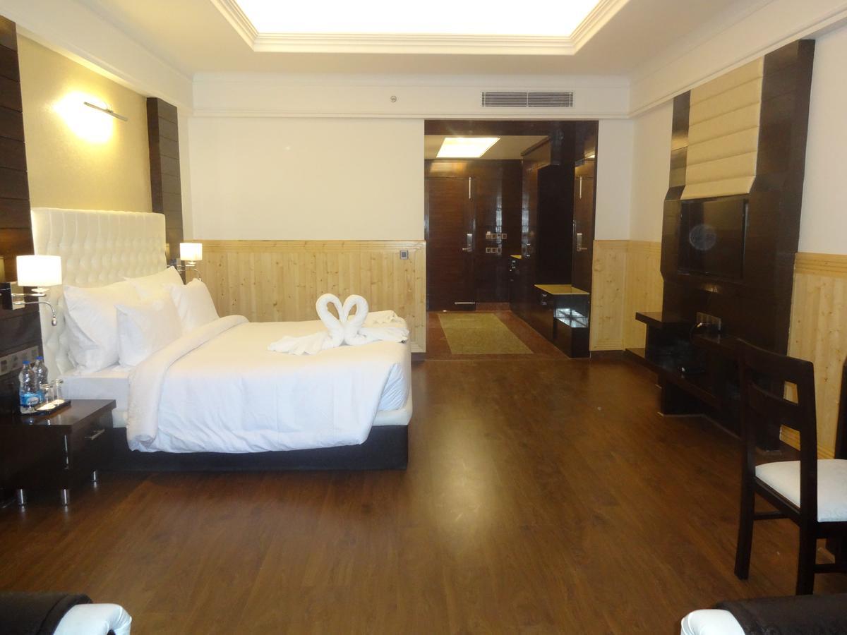 Hotel Dhroov Shimla Buitenkant foto