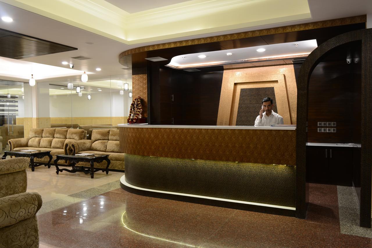 Hotel Dhroov Shimla Buitenkant foto