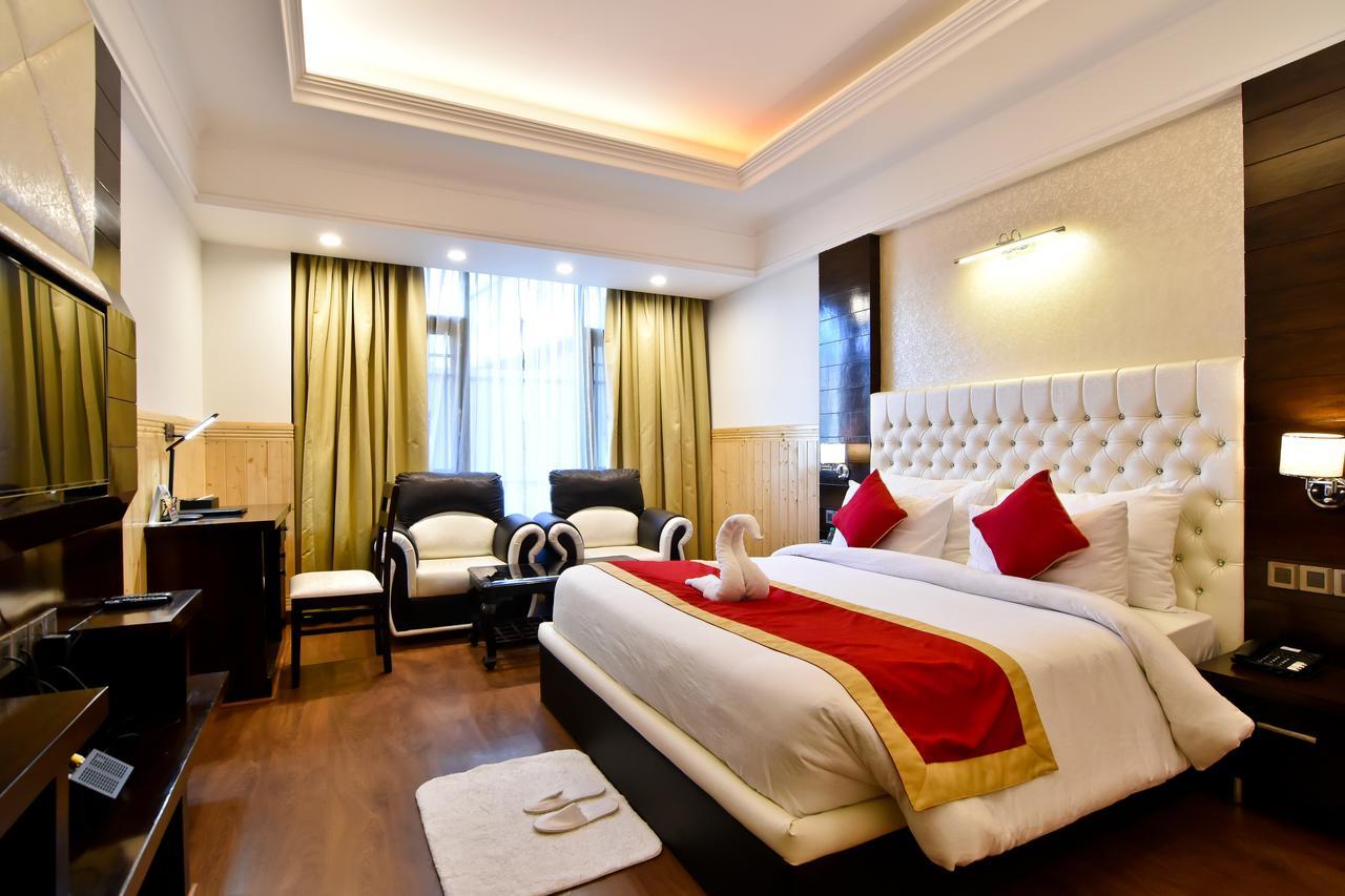 Hotel Dhroov Shimla Buitenkant foto